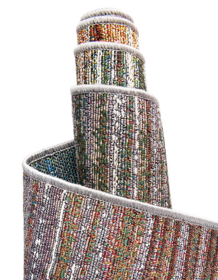 Detail image of  7' 10 x 7' 10  Washable Modern Indoor / Outdoor Round Rug