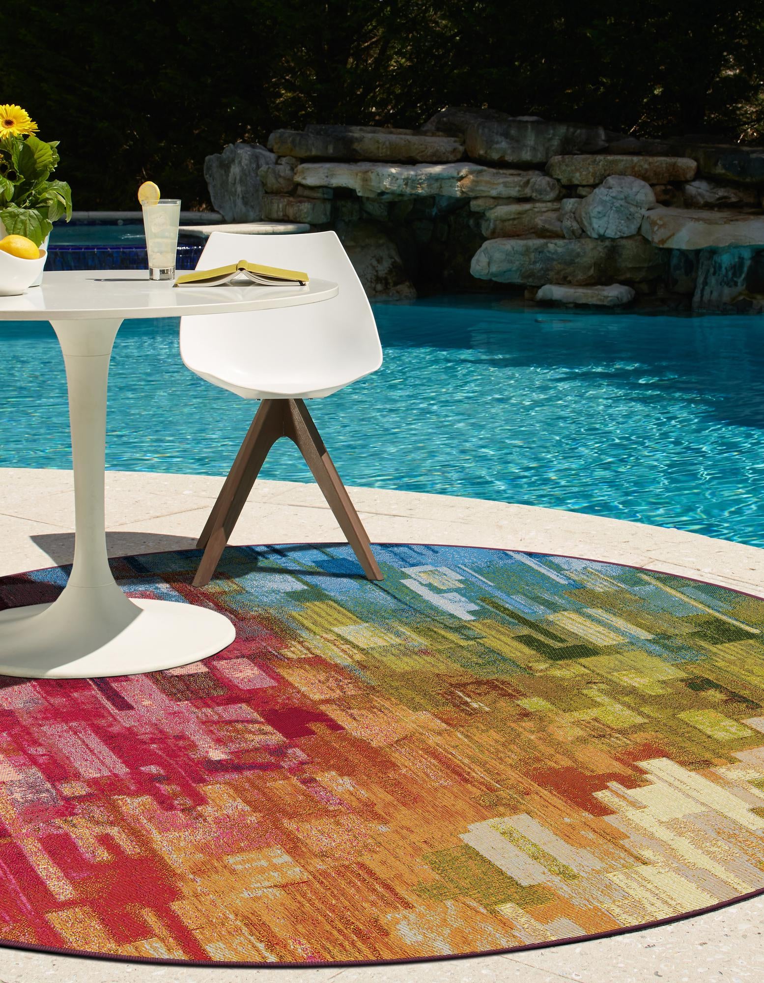 Multicolor 8' x 8' Modern Indoor / Outdoor Round Rug | Rugs.com