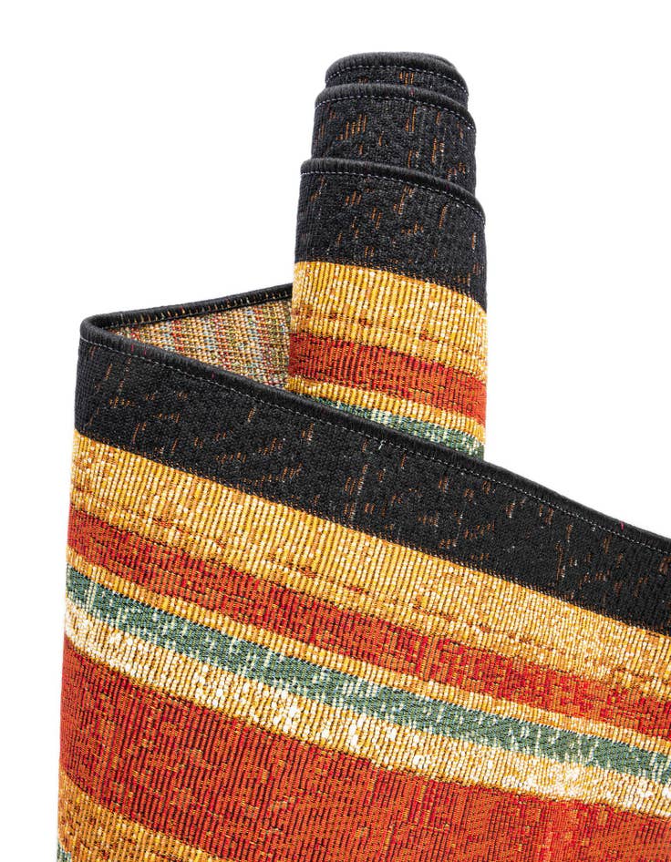 Detail image of  7' 10 x 7' 10  Washable Modern Indoor / Outdoor Round Rug