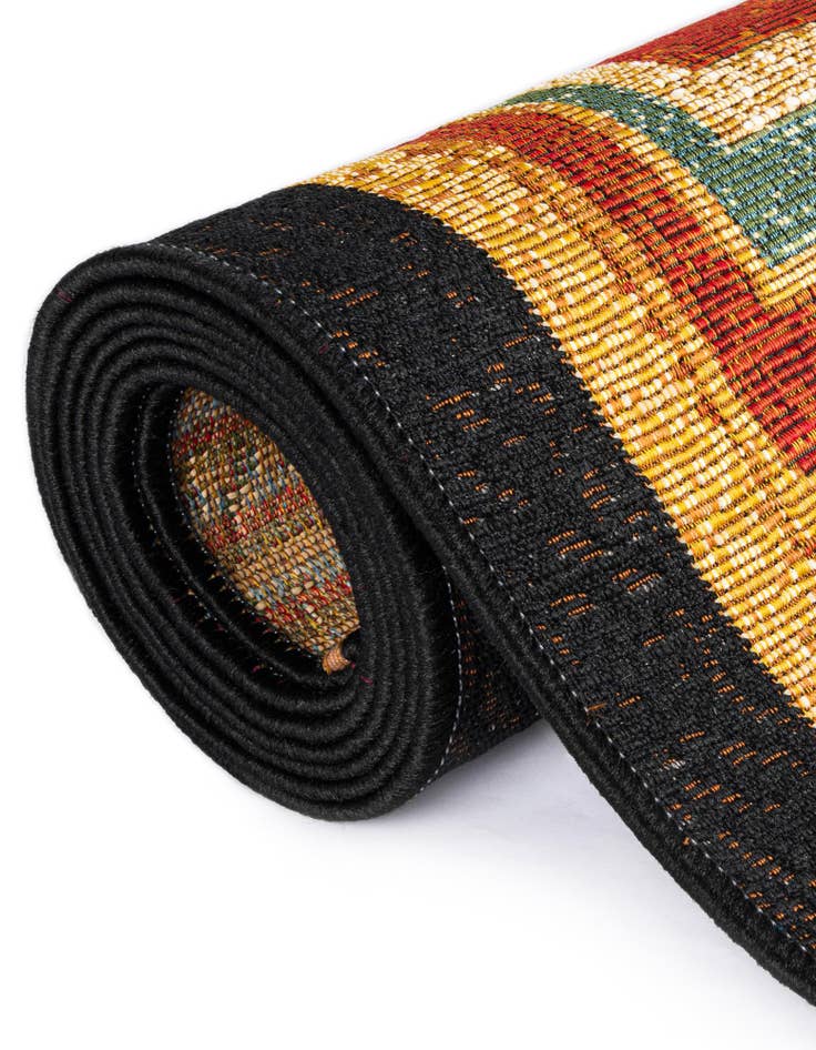 Detail image of  7' 10 x 7' 10  Washable Modern Indoor / Outdoor Round Rug