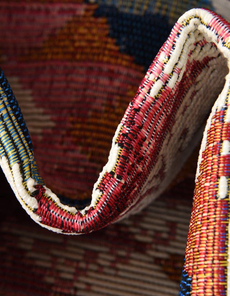 Detail image of  7' 10 x 7' 10  Washable Southwestern Indoor / Outdoor Round Rug