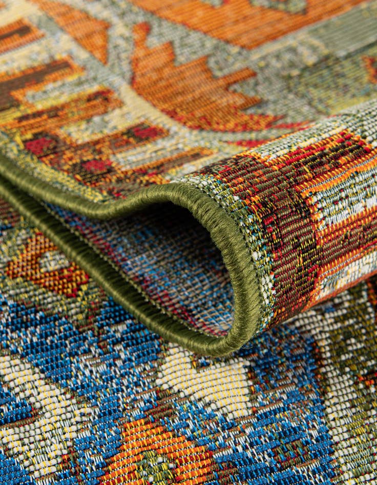 Detail image of  4' x 4'  Washable Southwestern Indoor / Outdoor Round Rug