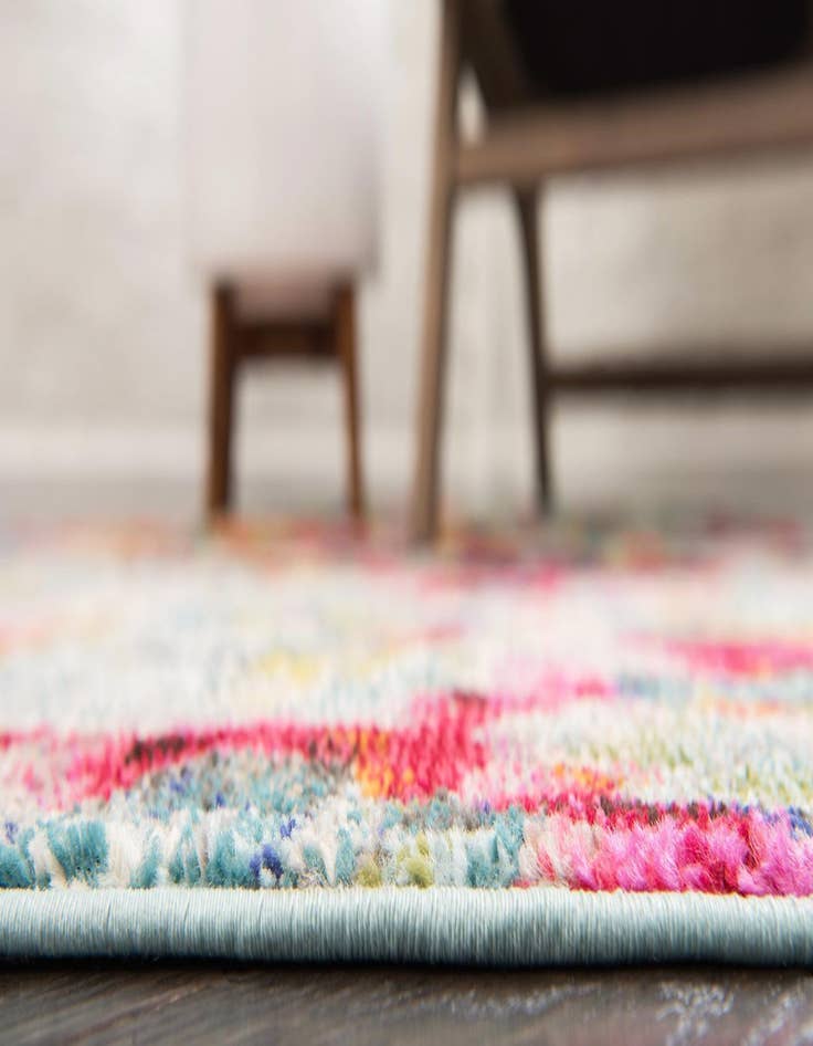 Detail image of  8' x 8'  Washable Theia Round Rug