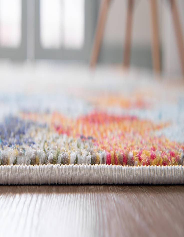 Detail image of  4' x 4'  Washable Theia Round Rug