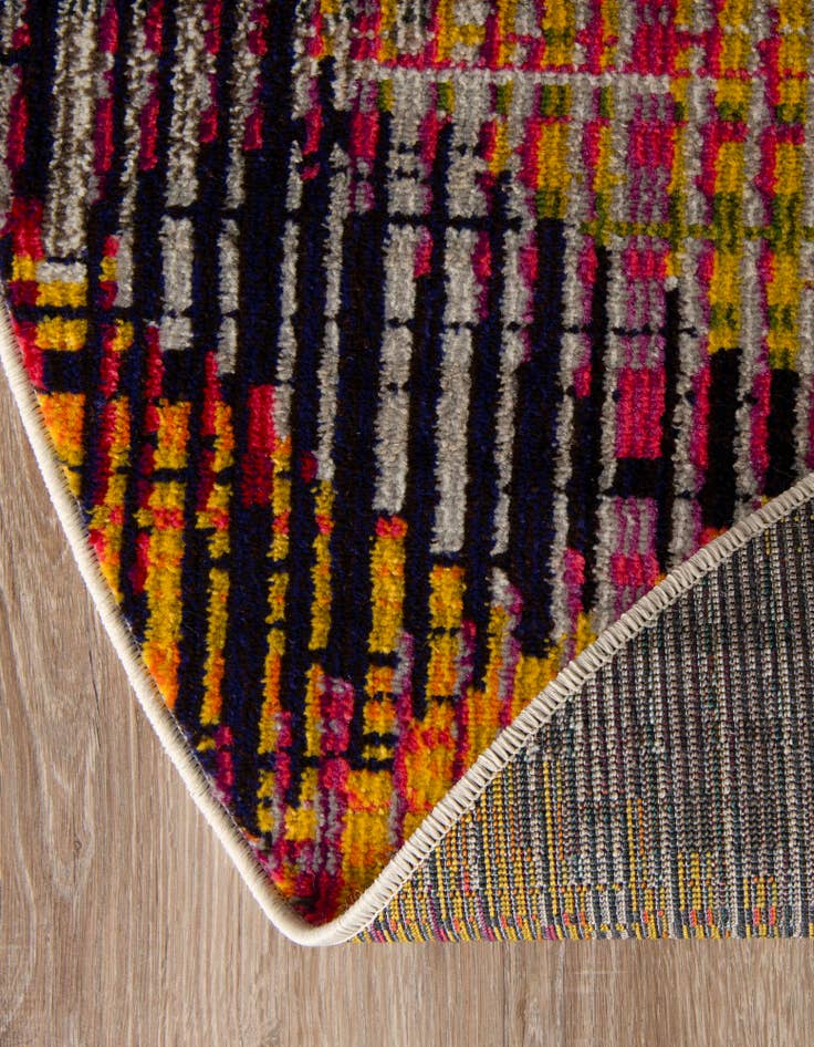 Detail image of  6' x 6'  Washable Theia Round Rug