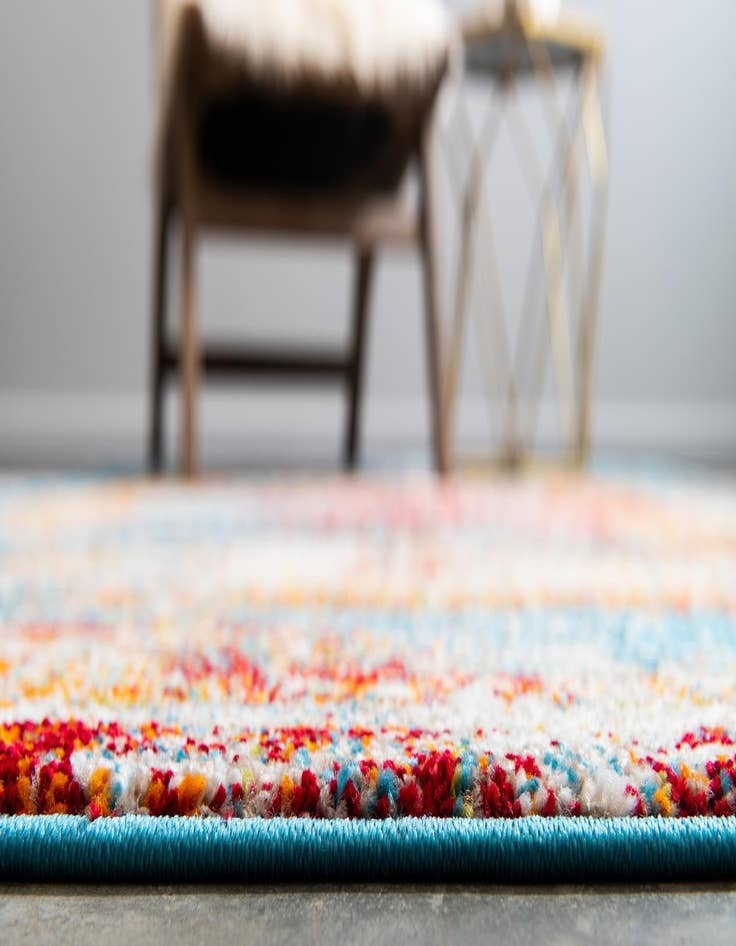 Detail image of  3' 3 x 3' 3 Veneto Round Rug