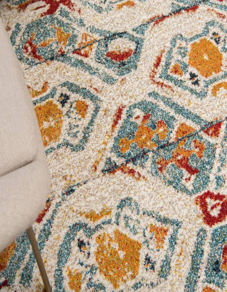 Detail image of  8' x 8' Veneto Round Rug