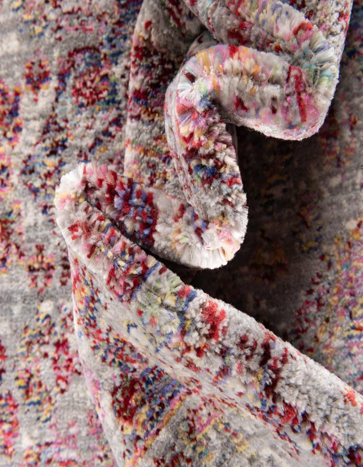 Detail image of  2' 3 x 4' Alexis Runner Rug