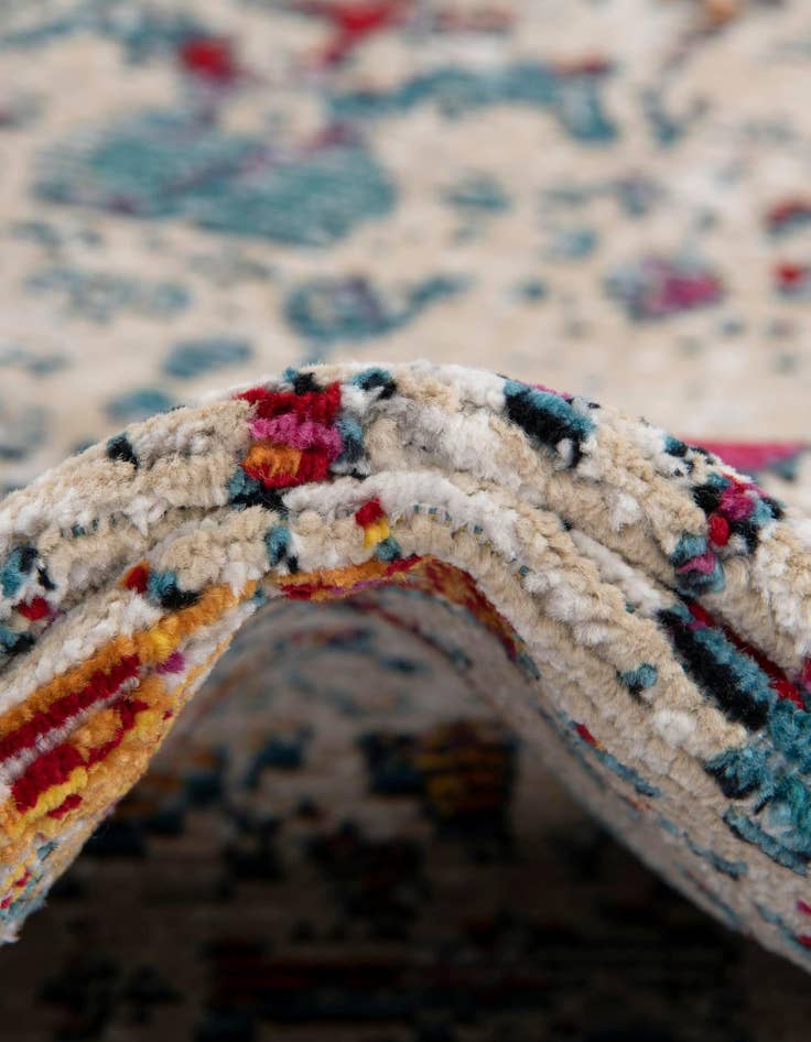 Detail image of  2' 2 x 6' Amulet Runner Rug