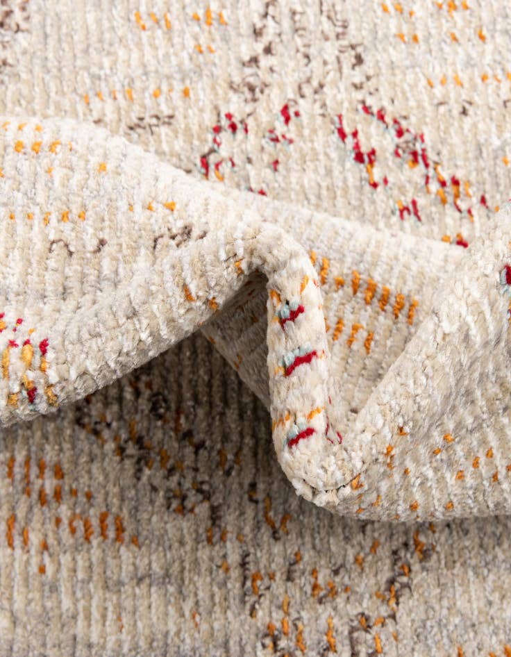 Detail image of  2' 6 x 8' Amulet Runner Rug