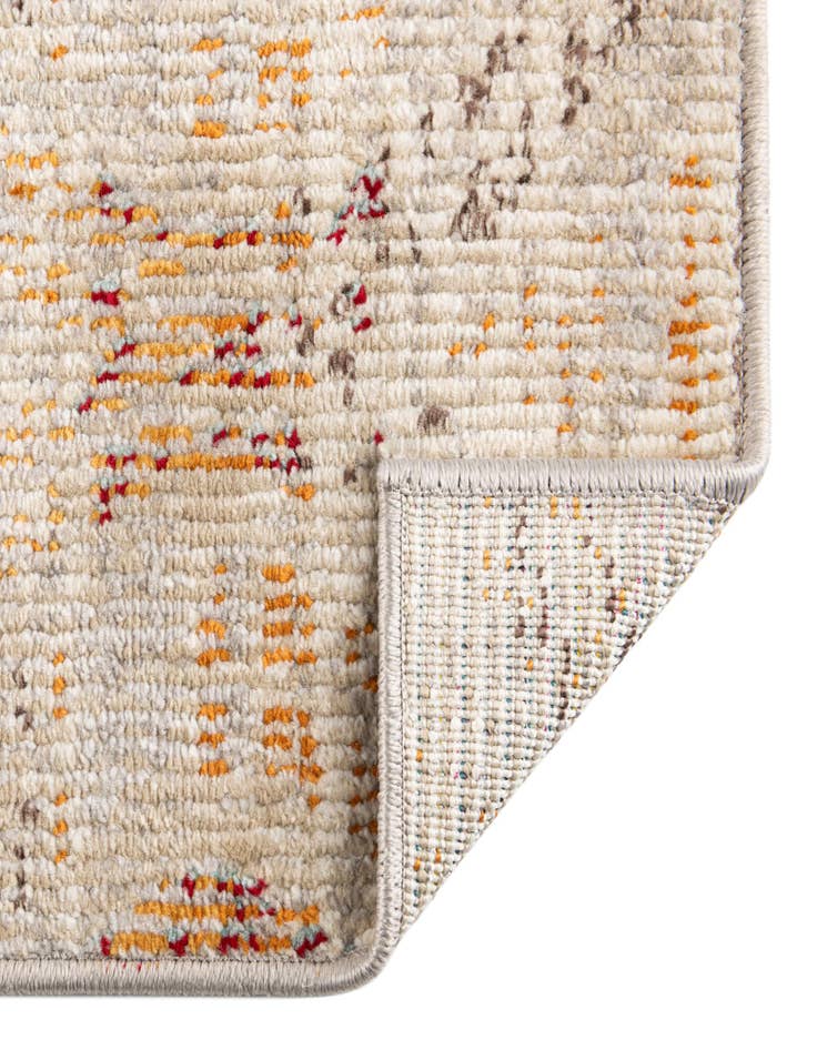 Detail image of  2' 6 x 8' Amulet Runner Rug