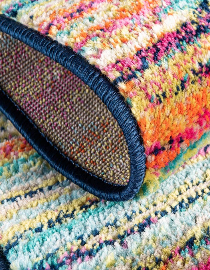 Detail image of  2' x 6' Azalea Runner Rug