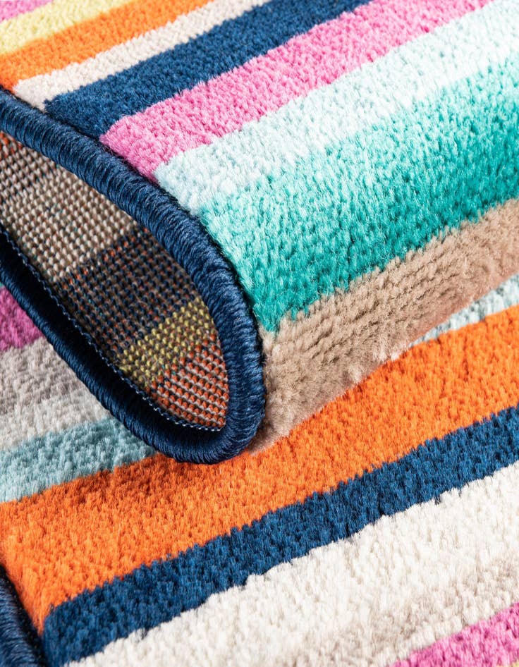 Detail image of  2' x 8' Azalea Runner Rug