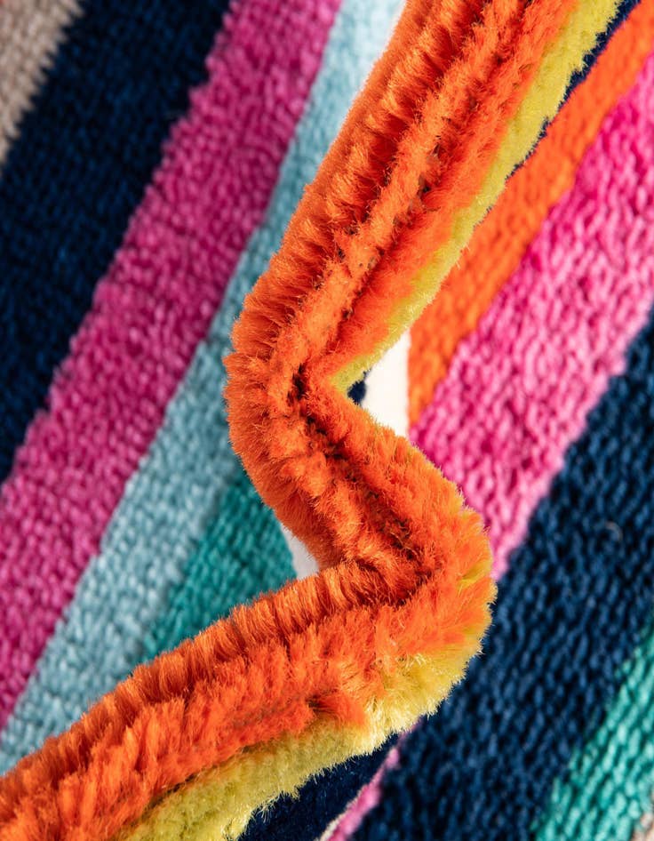 Detail image of  2' x 8' Azalea Runner Rug