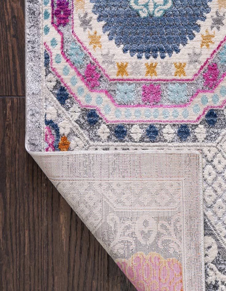 Detail image of  2' 7 x 9' 10 Budapest Runner Rug