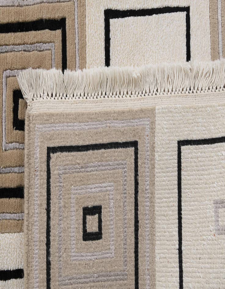 Detail image of  2' 9 x 9' 9  Hand Knotted Darya Wool Runner Rug