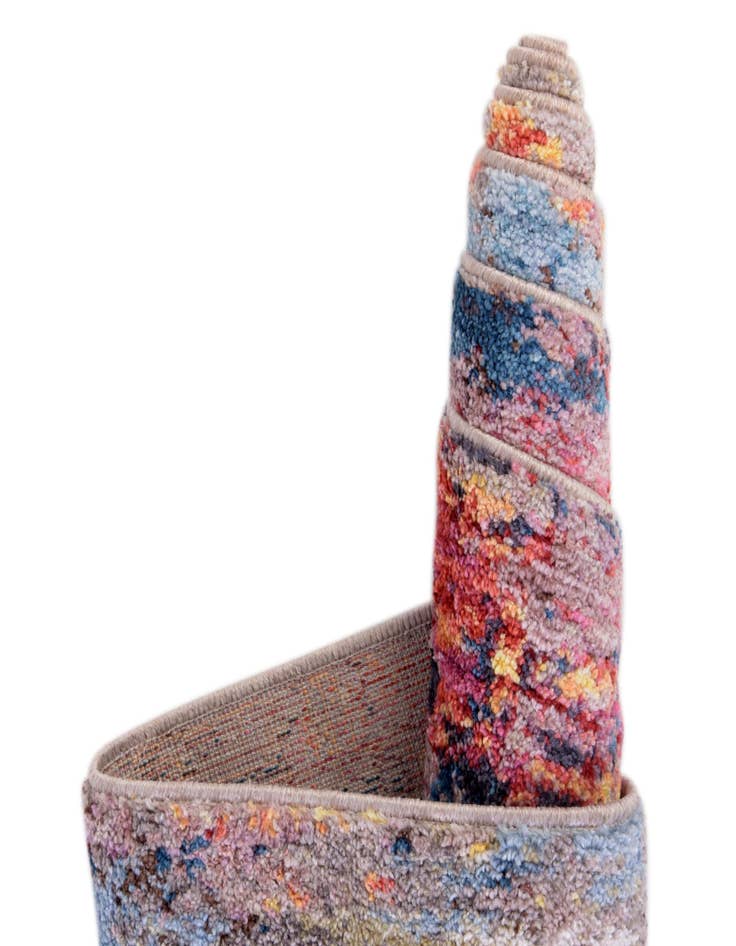 Detail image of Jill Zarin 2' 7 x 10' Downtown Chelsea Runner Rug