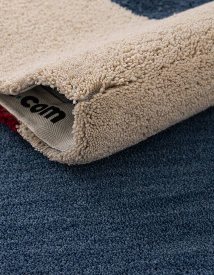 Detail image of  2' x 6' 1 Handtufted Wool Runner Rug