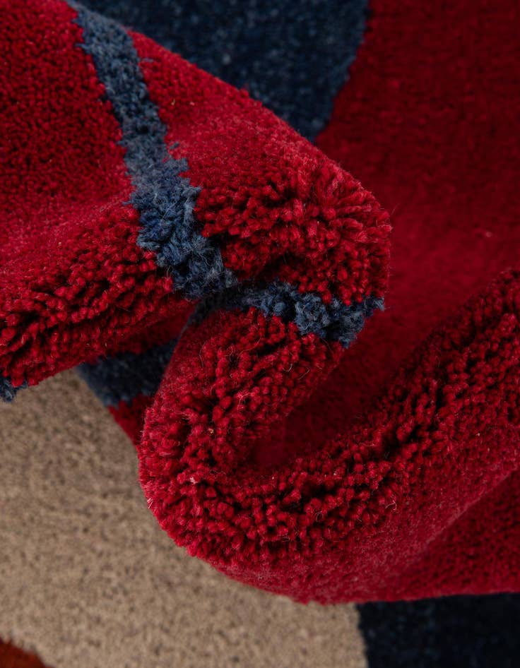 Detail image of  2' x 6' 1 Handtufted Wool Runner Rug