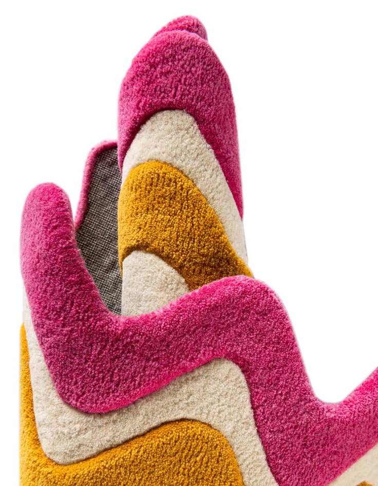 Detail image of  2' 7 x 8' Happy Rugs Wavy Wool Runner