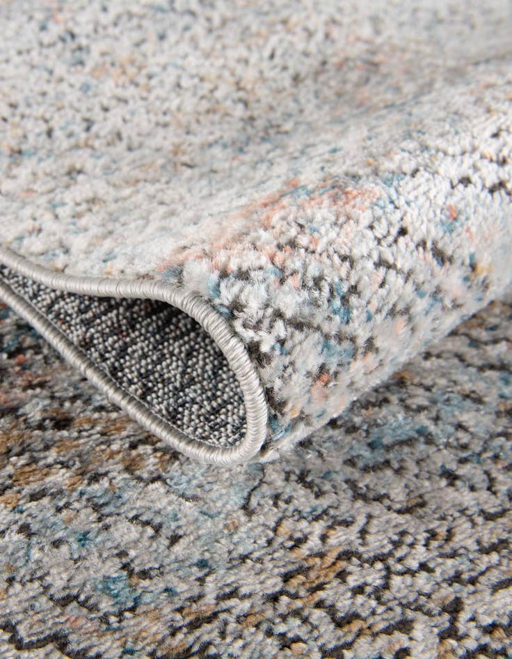 Detail image of  2' 7 x 10' Leipzig Runner Rug