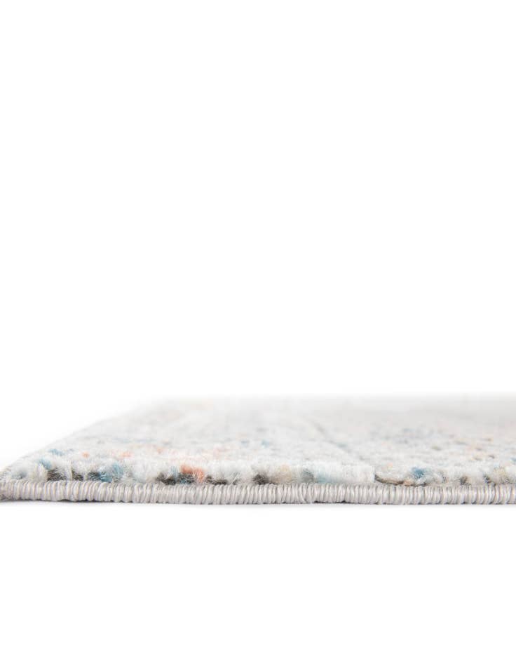 Detail image of  2' 7 x 10' Leipzig Runner Rug