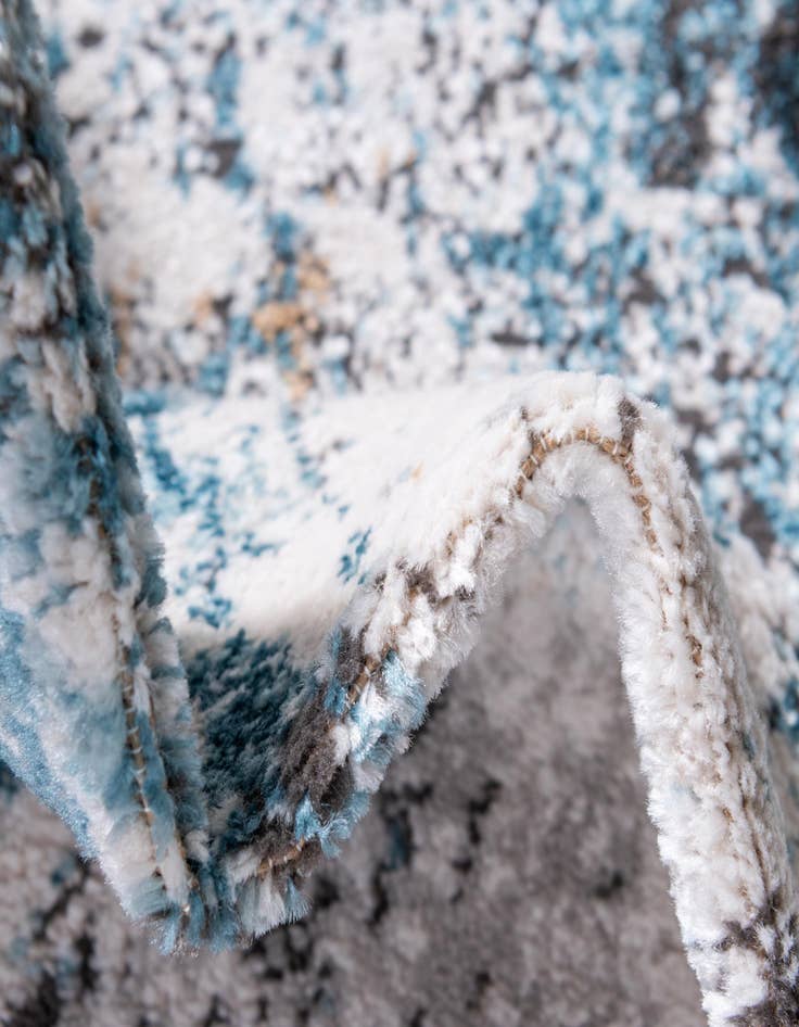 Detail image of  2' 7 x 10' Leipzig Runner Rug