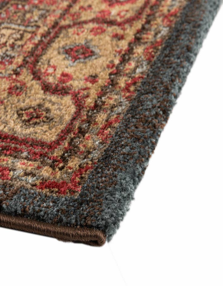 Detail image of  2' 7 x 10' Leipzig Runner Rug