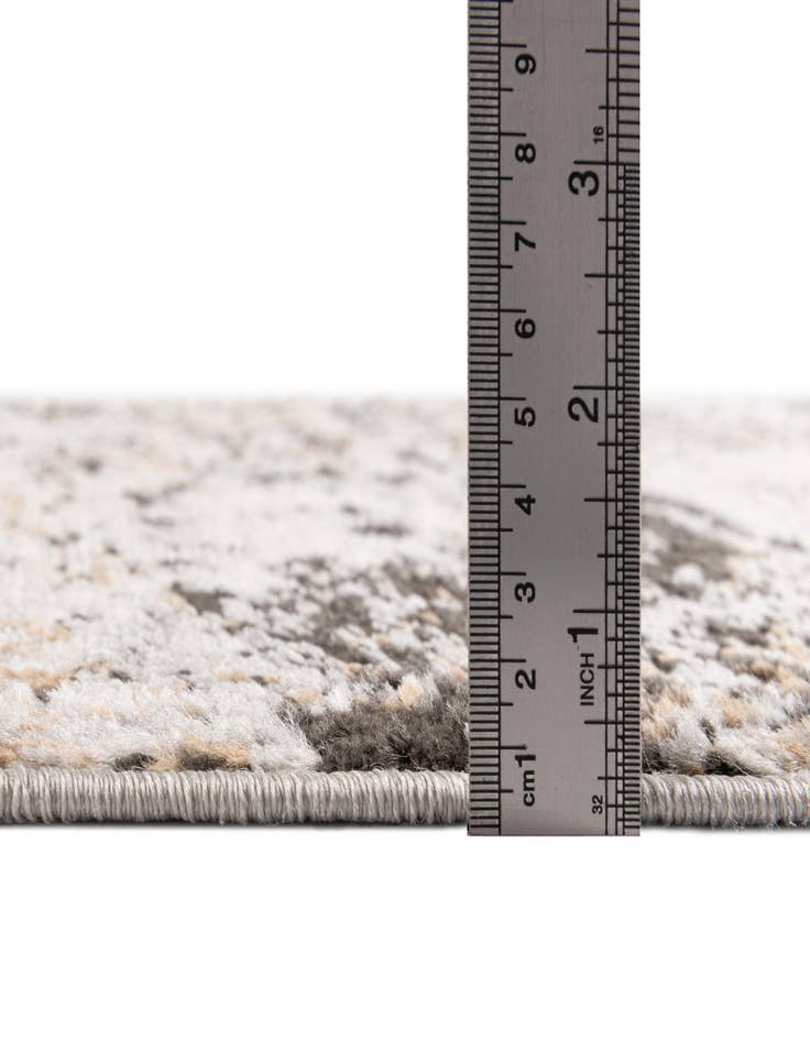 Detail image of  2' 7 x 10' Leipzig Runner Rug