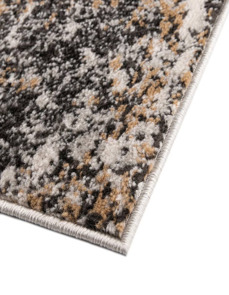 Detail image of  2' 7 x 10' Leipzig Runner Rug