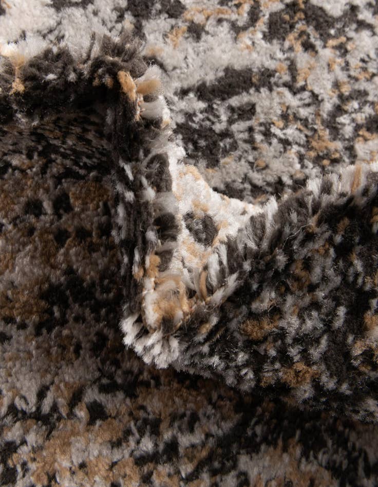 Detail image of  2' 7 x 10' Leipzig Runner Rug