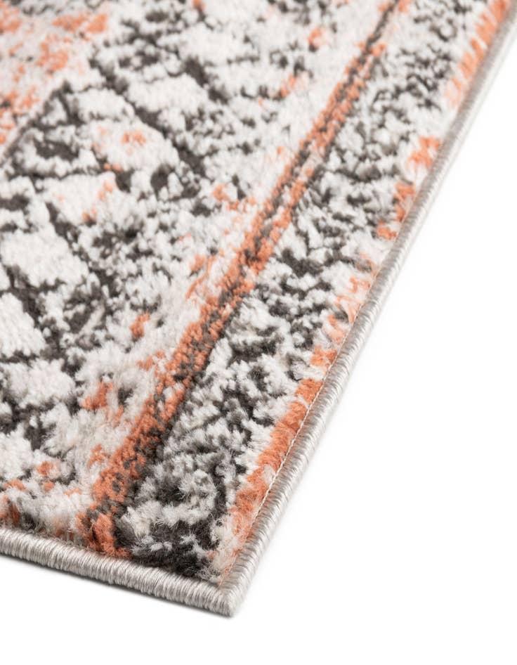 Detail image of  2' 7 x 10' Leipzig Runner Rug