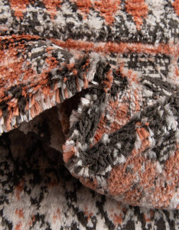 Detail image of  2' 7 x 10' Leipzig Runner Rug