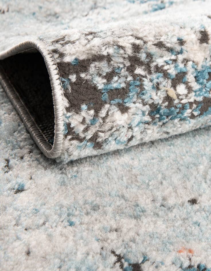 Detail image of  2' x 6' Leipzig Runner Rug