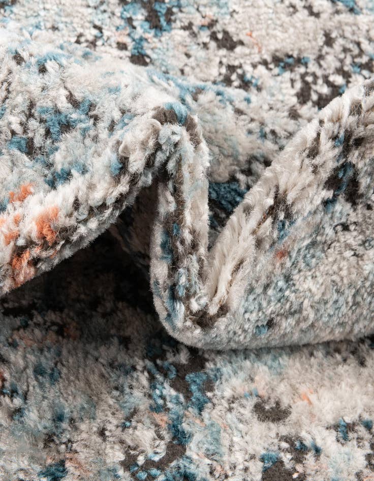 Detail image of  2' x 6' Leipzig Runner Rug