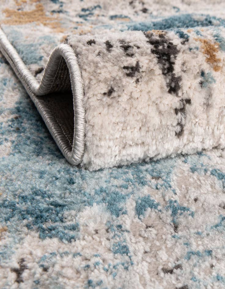 Detail image of  2' 7 x 13' Leipzig Runner Rug