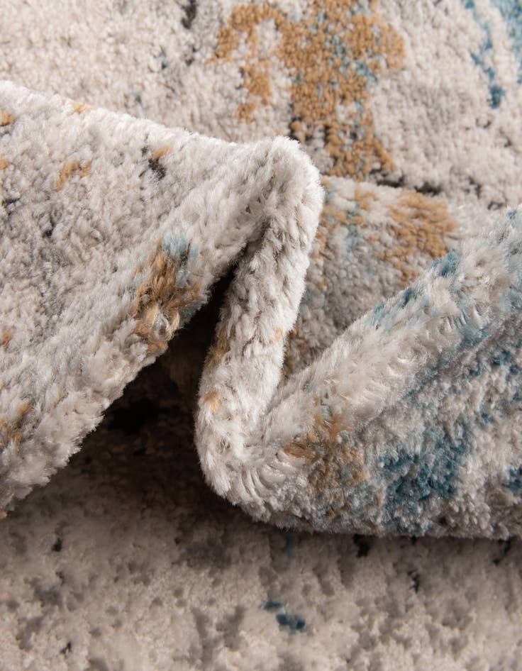 Detail image of  2' 7 x 13' Leipzig Runner Rug