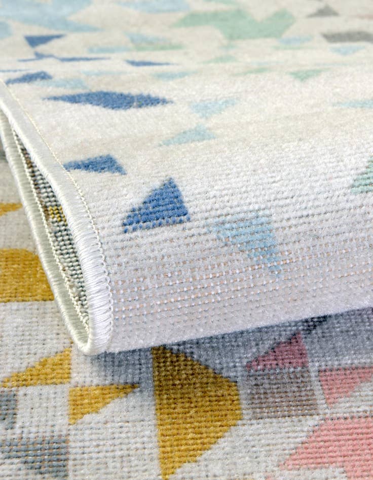 Detail image of  2' x 6' Lotus Runner Rug