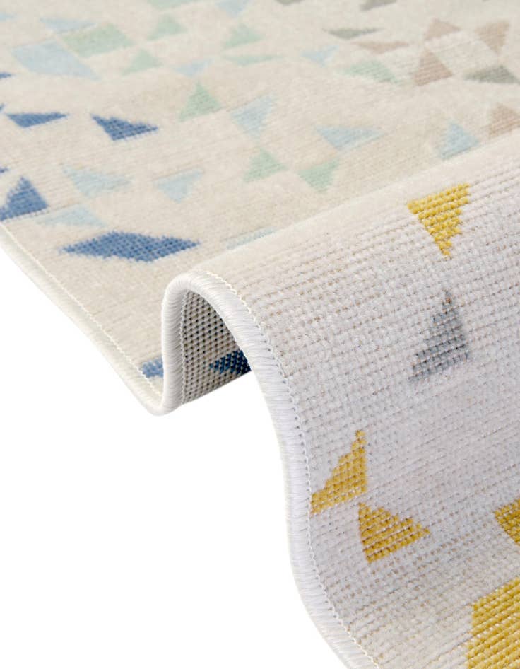 Detail image of  2' x 6' Lotus Runner Rug