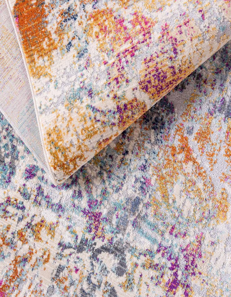 Detail image of  2' 7 x 9' 10 Malibu Runner Rug