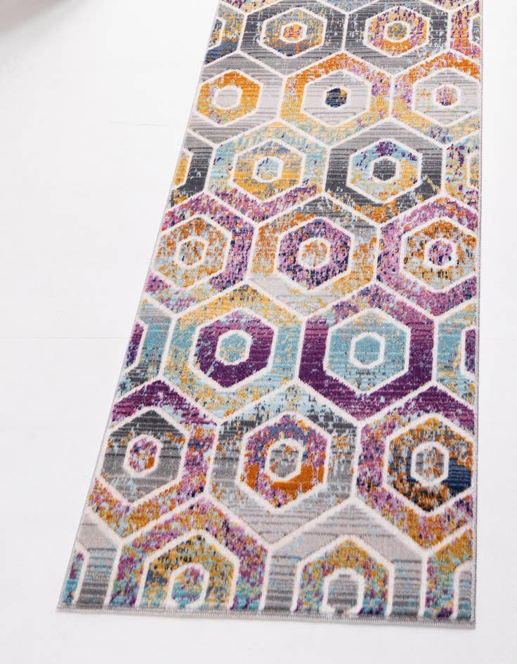 Detail image of  2' 7 x 9' 10 Malibu Runner Rug