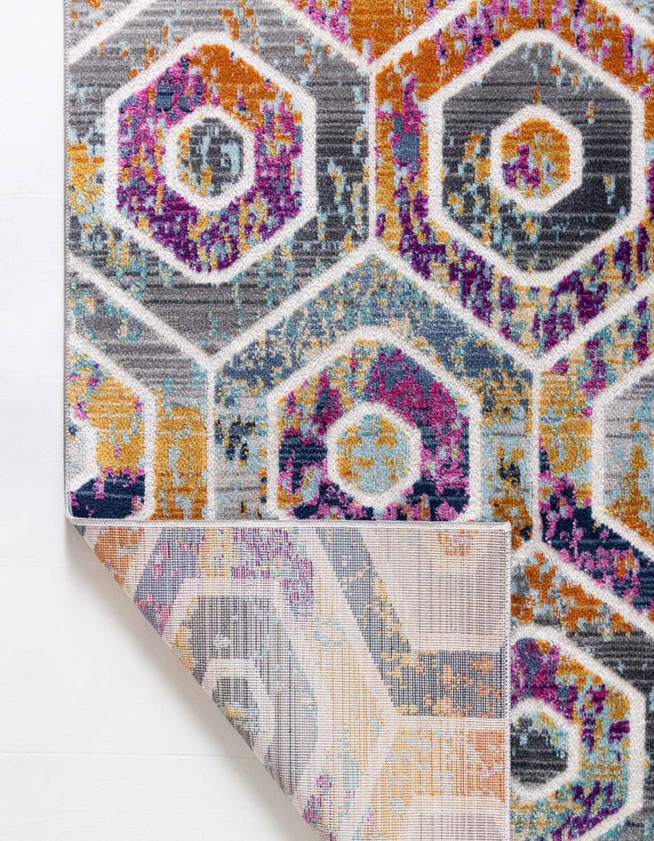 Detail image of  2' 7 x 9' 10 Malibu Runner Rug