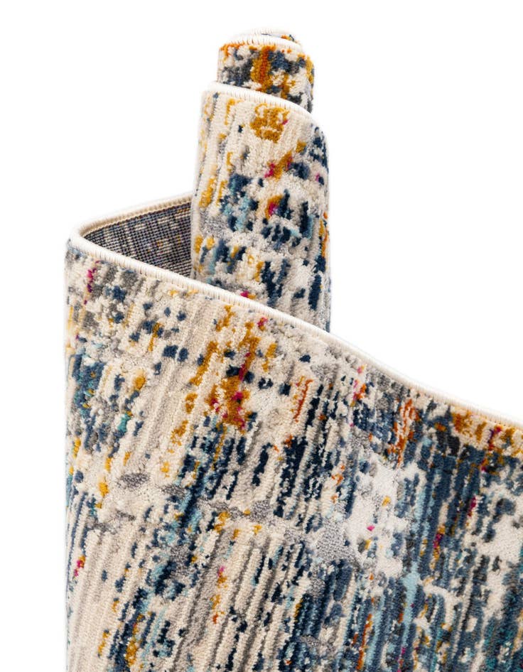 Detail image of  2' 7 x 9' 10 Malibu Runner Rug