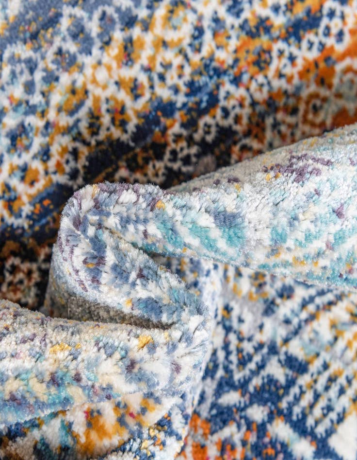 Detail image of  2' 7 x 9' 10 Malibu Runner Rug