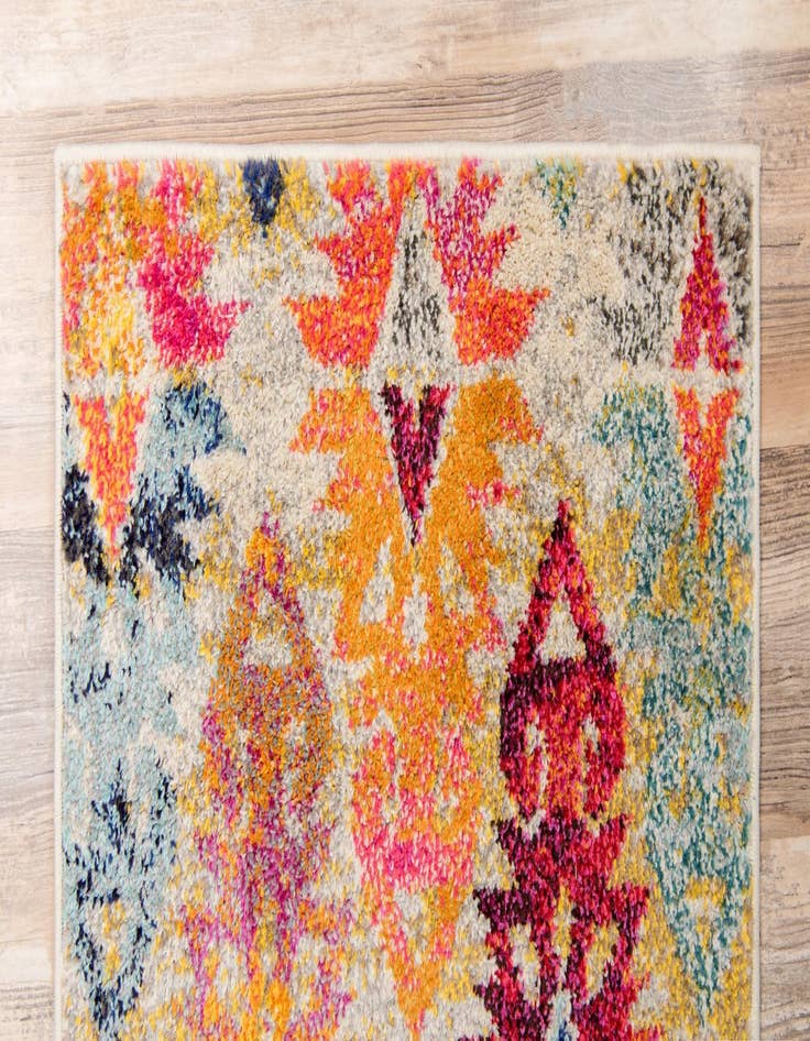 Detail image of  2' 7 x 10'  Washable Mesa Runner Rug