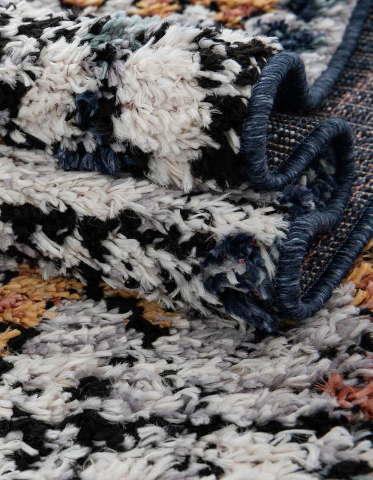 Detail image of  2' 2 x 6' Morocco Runner Rug