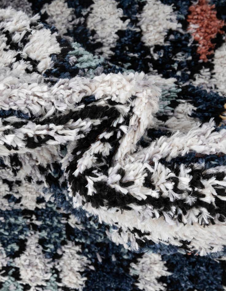 Detail image of  2' 2 x 6' Morocco Runner Rug