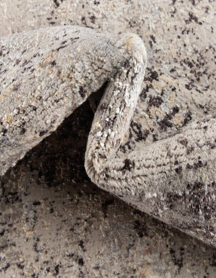 Detail image of  2' 7 x 8' Noble Runner Rug