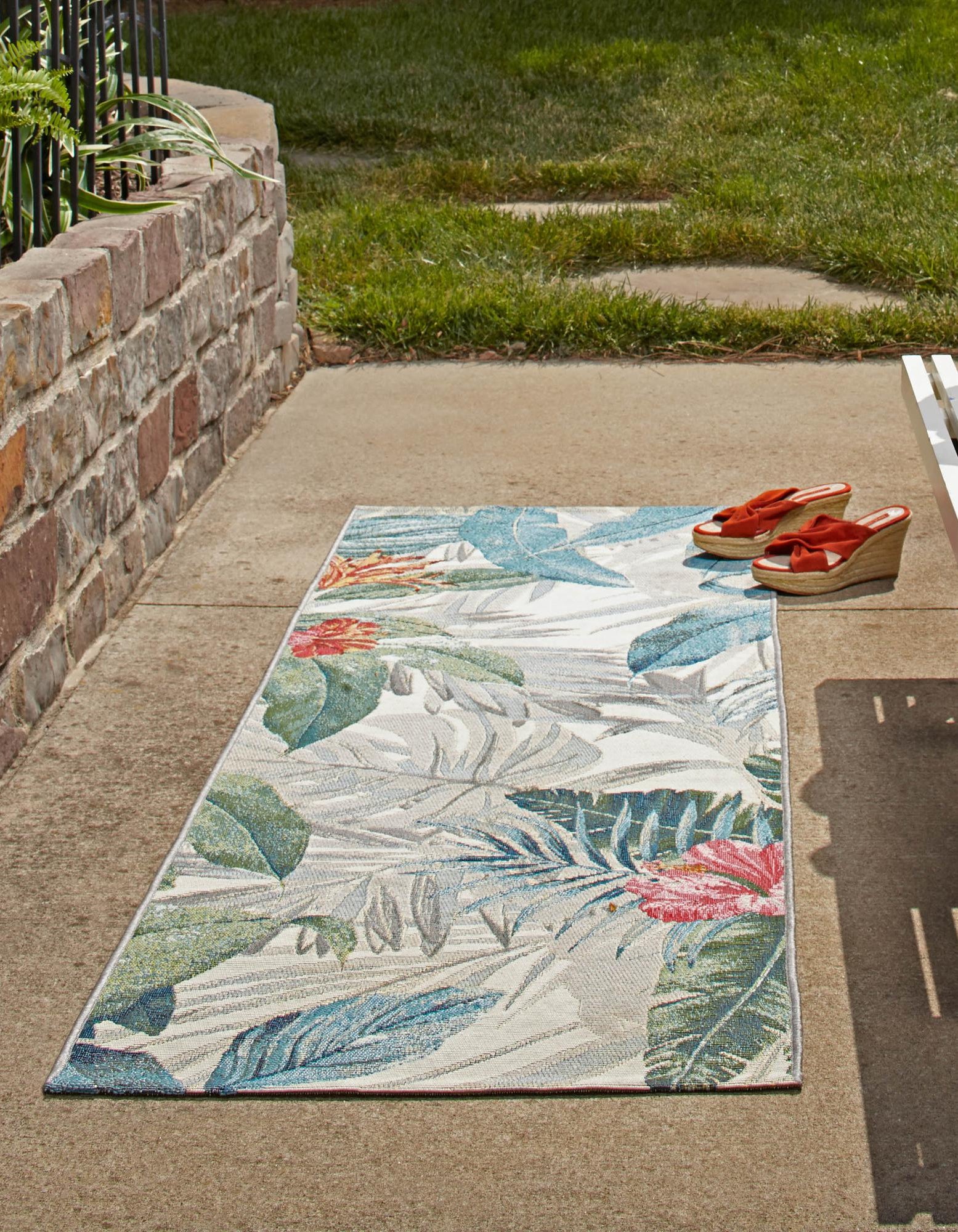 Multicolor 2' x 4' Botanical Indoor / Outdoor Runner Rug | Rugs.com