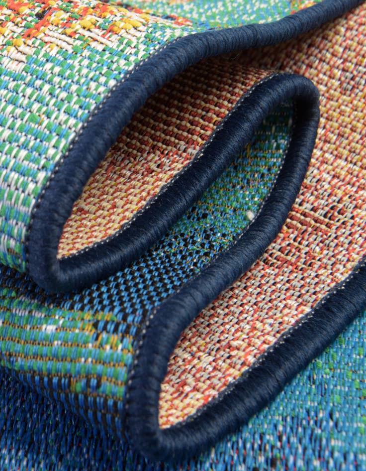 Detail image of  2' 7 x 5' 3  Washable Coastal Indoor / Outdoor Runner Rug
